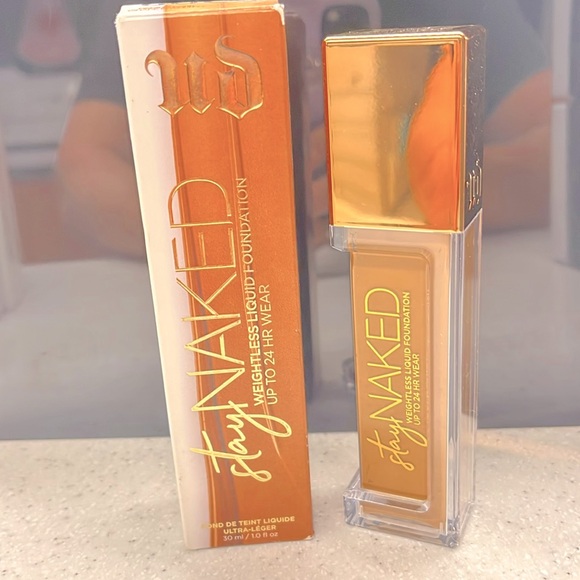 Urban Decay Other - Urban decay weightless liquid foundation 60 CG